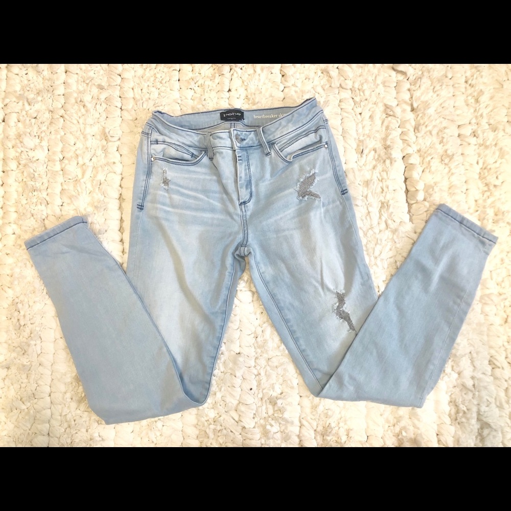Women’s light wash jeans